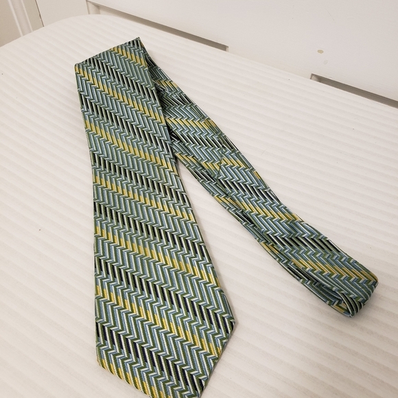 Michael Michael Kors Green 100% Silk Tie, Business, Classic Green - Picture 5 of 5